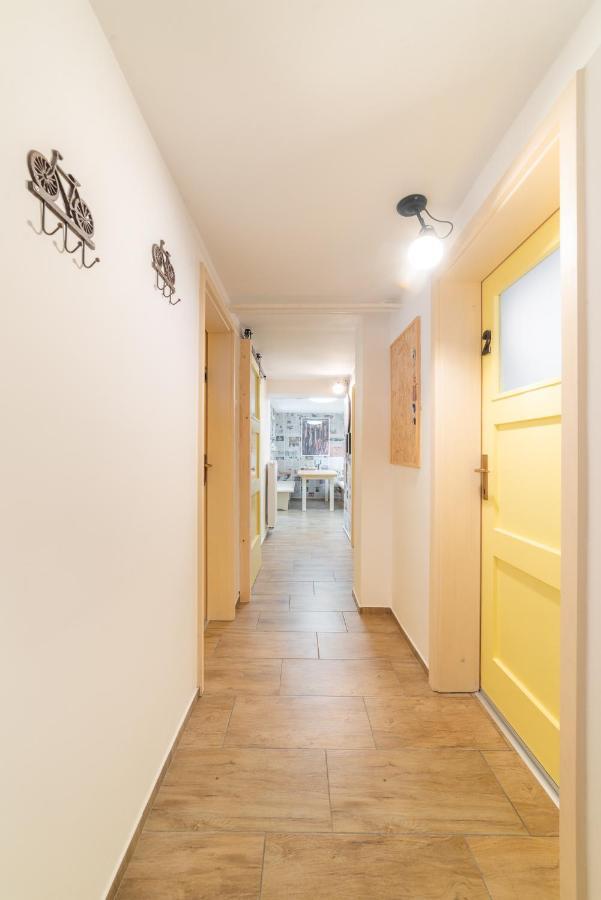 Bah Apartment Ljubljana Buitenkant foto