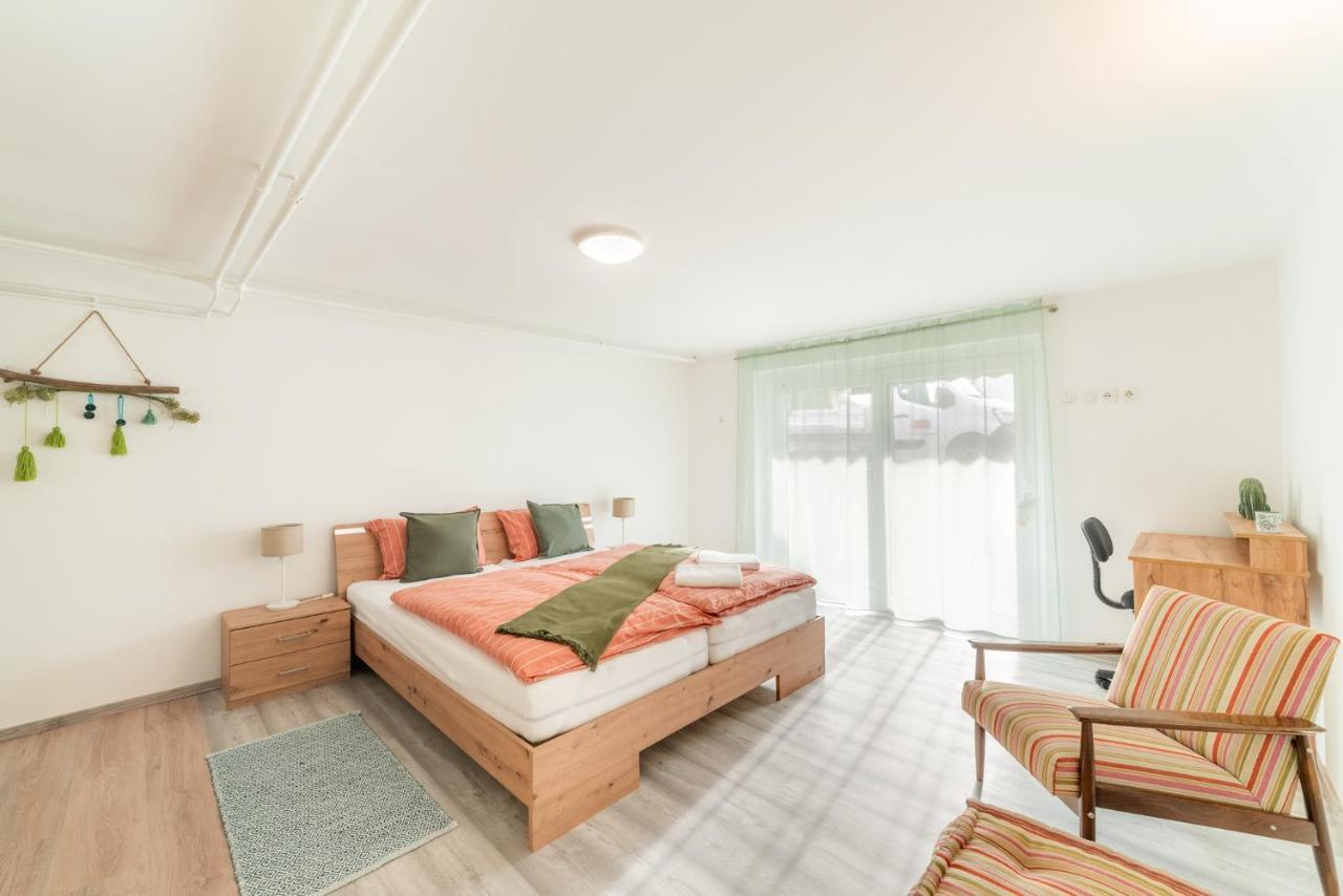 Bah Apartment Ljubljana Buitenkant foto
