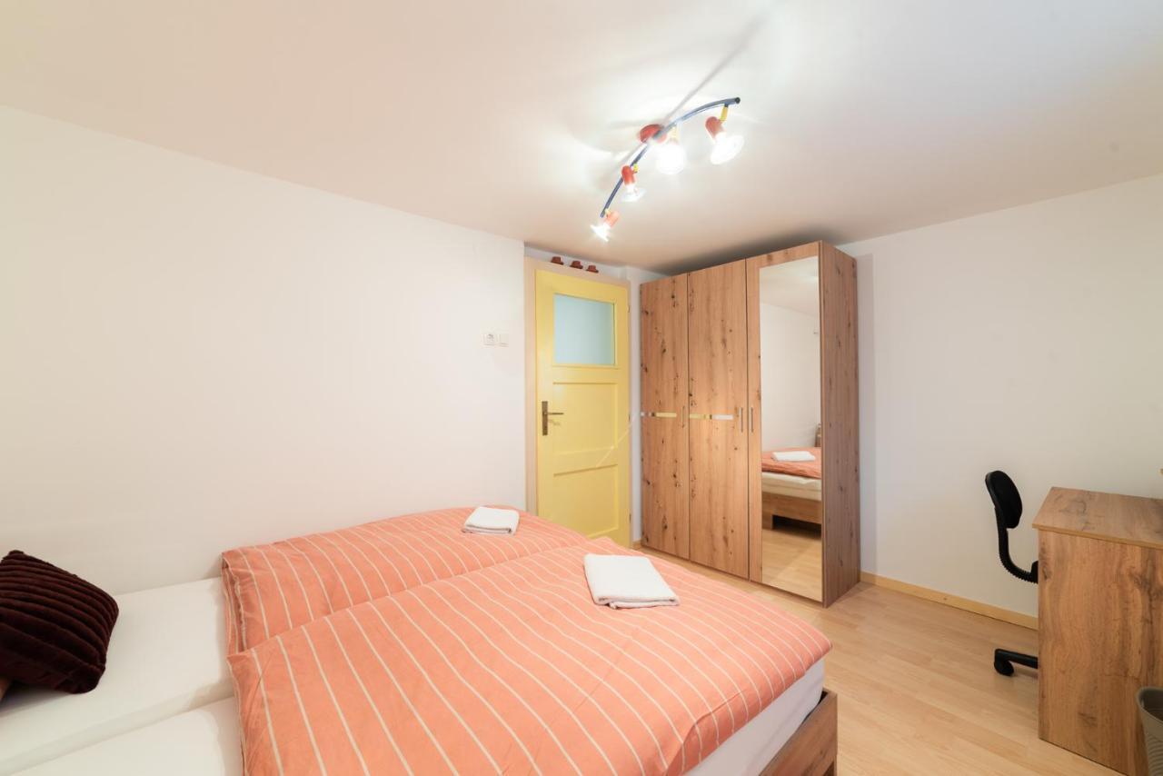 Bah Apartment Ljubljana Buitenkant foto