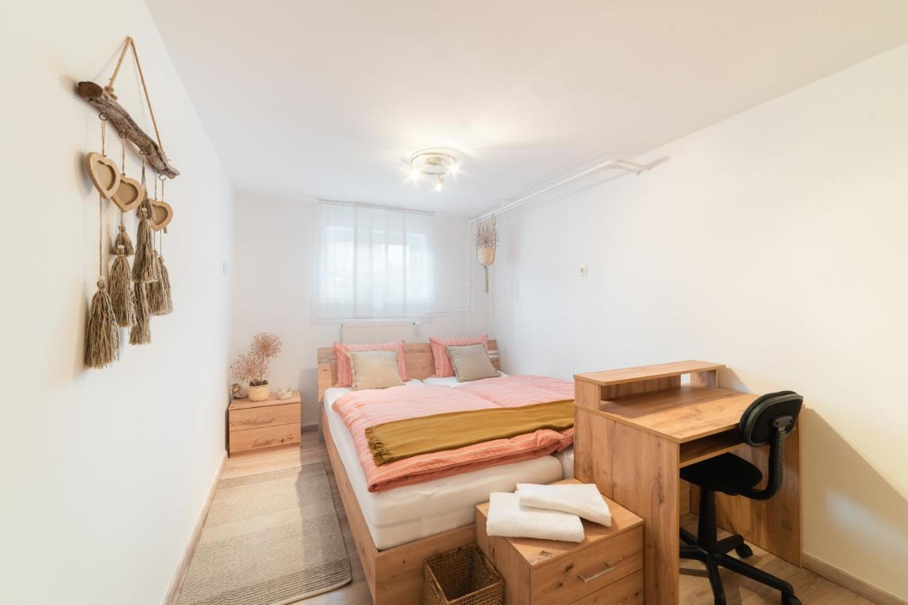 Bah Apartment Ljubljana Buitenkant foto