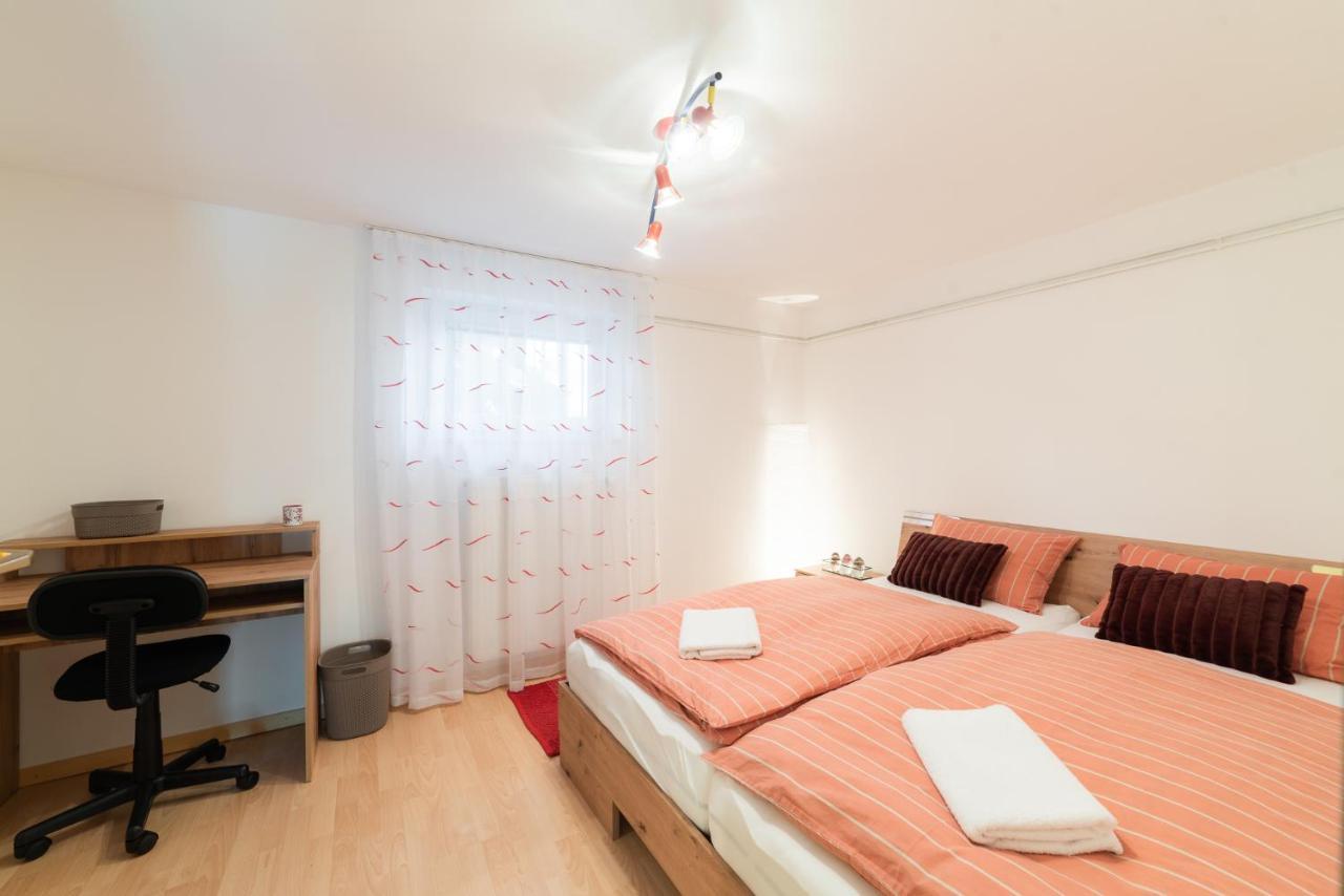 Bah Apartment Ljubljana Buitenkant foto