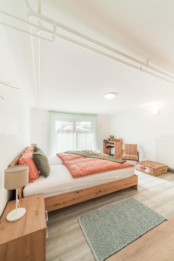 Bah Apartment Ljubljana Buitenkant foto
